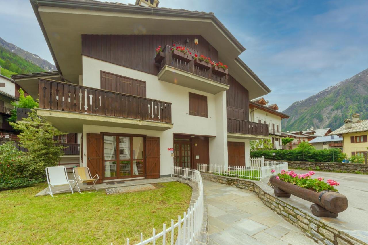 Casa Julie - Accogliente Rifugio Nella Quiete - Cour 0157 Apartman Courmayeur Kültér fotó