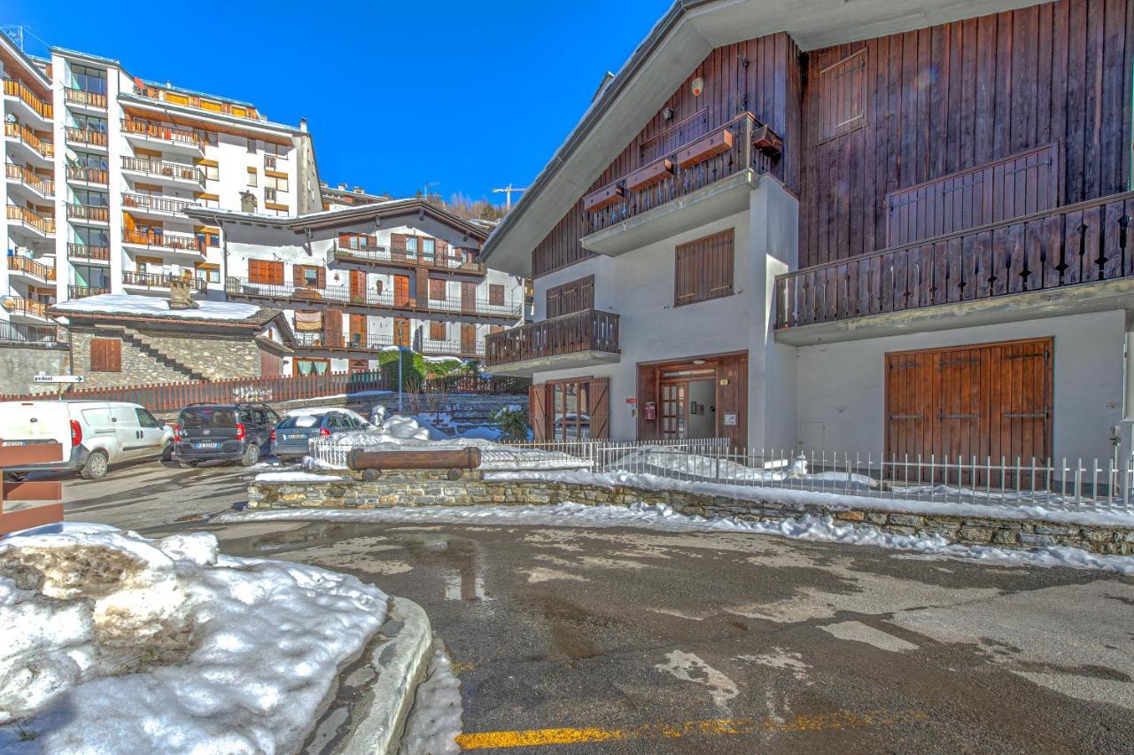 Casa Julie - Accogliente Rifugio Nella Quiete - Cour 0157 Apartman Courmayeur Kültér fotó